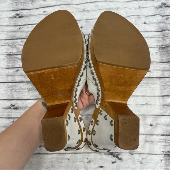 ECKO RED White Leather Wood Block Wedge Heels - Picture 7 of 7